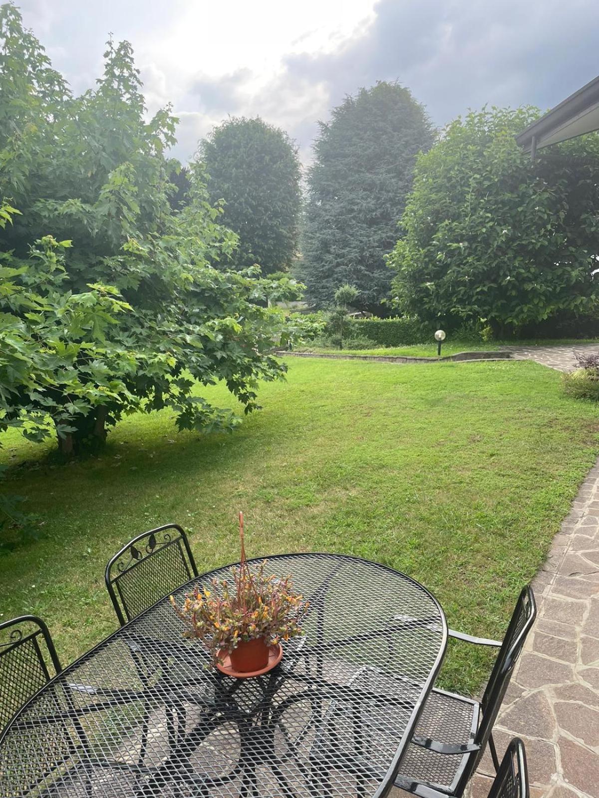 B&B Marilena Guanzate ภายนอก รูปภาพ
