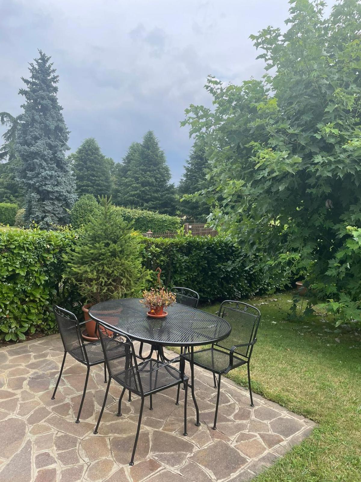 B&B Marilena Guanzate ภายนอก รูปภาพ